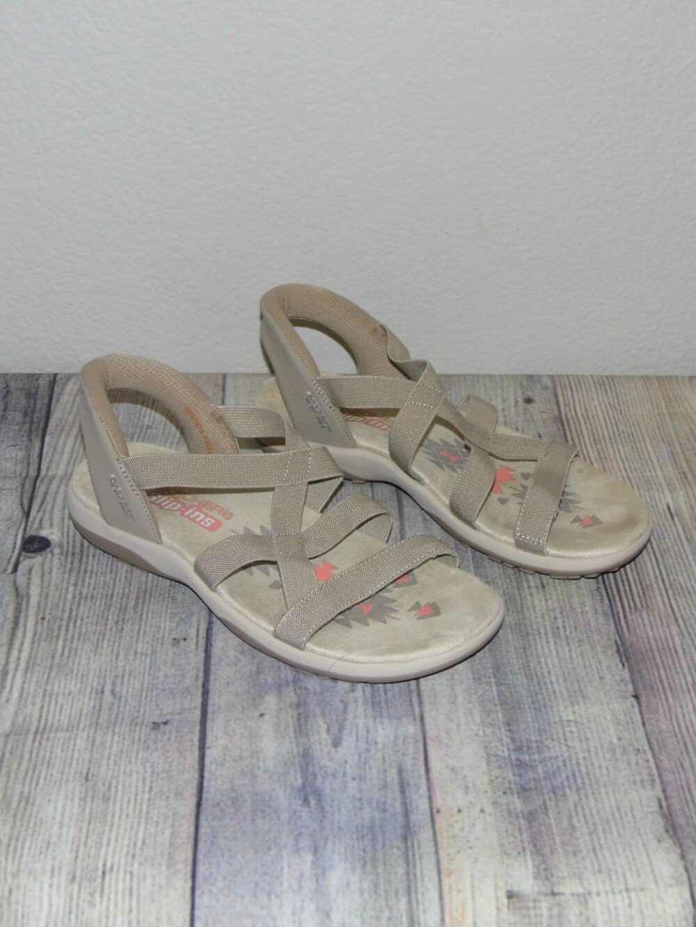 SKECHERS Slip Ins Reggae Slim Stretch Flex Taupe Sandals Womens Size 8W